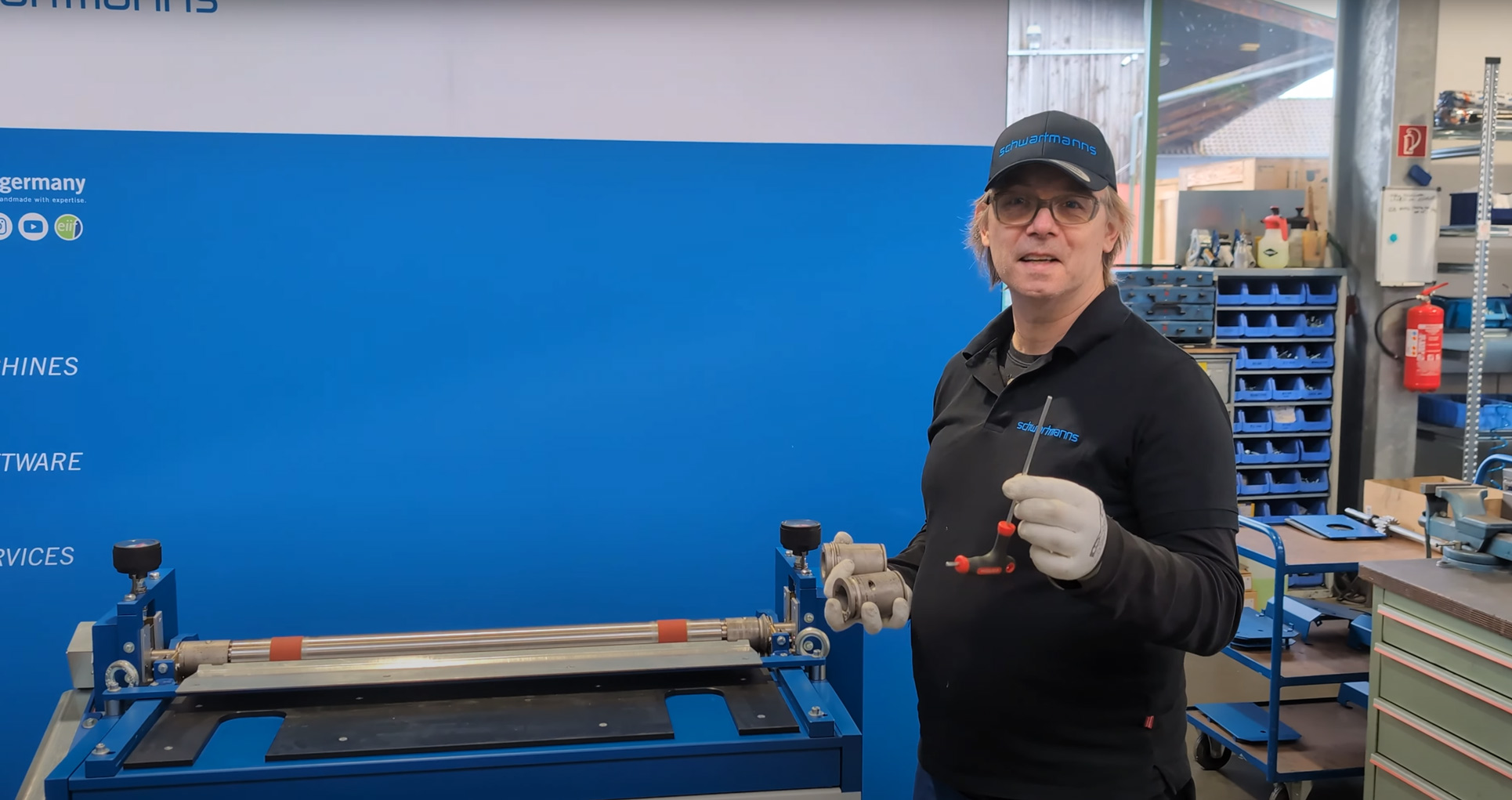 Todor in der Werkstatt